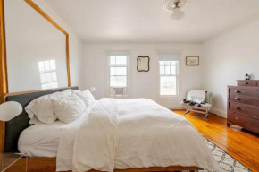 1BR Hudson Apartment 3Min Walk To Warren St For Two